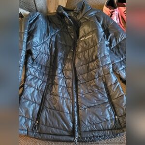 Womans Columbia coat omni heat black, silver inside size large